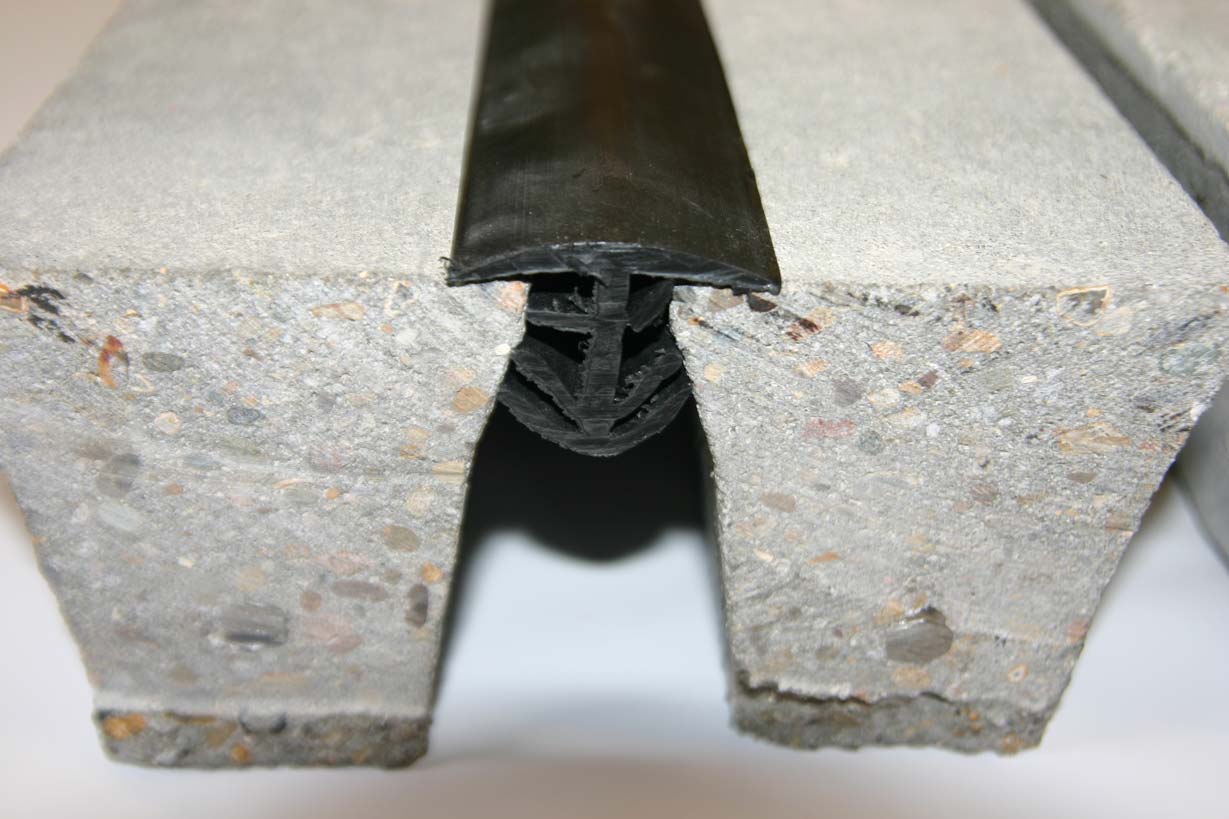 Slat gap cover