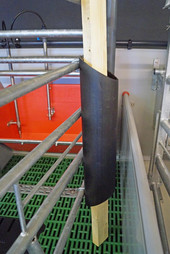 Holder for manipulation materials Holder for manipulation materials